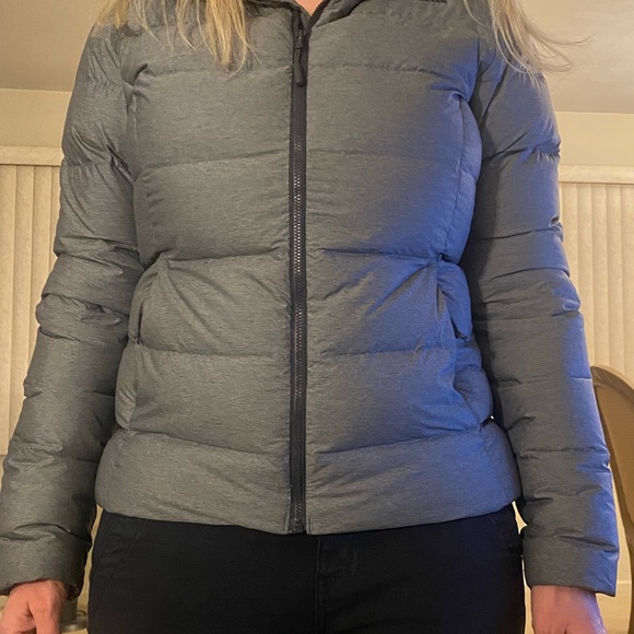 Women’s north face grey jacket new - Picture 7 of 7